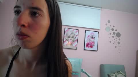 Snapshot of lilly_steffen chatting on February 9, 8:02 pm Lilly online show from February 9, 8:02 pm