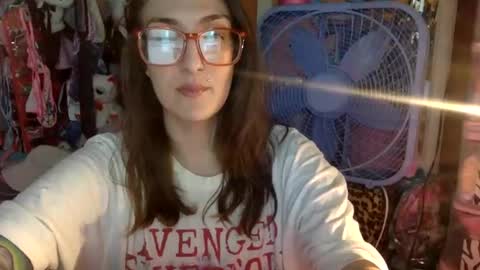 hi guys im back on here 3 online show from November 5, 7:58 pm