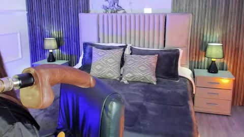 Snapshot of lillyortiz_ chatting on June 5, 8:14 pm Lilly Ortiz online show from June 5, 8:14 pm