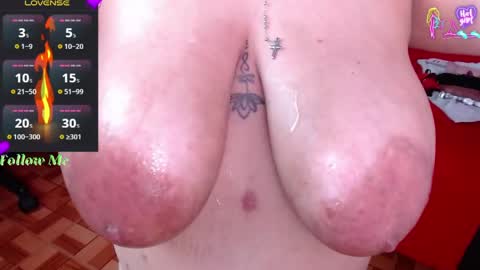 Snapshot of lillytitsxxx chatting on April 30, 8:57 pm Lilly online show from April 30, 8:57 pm