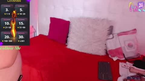 Snapshot of lillytitsxxx chatting on May 2, 1:05 pm Lilly online show from May 2, 1:05 pm