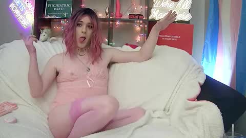 lillyVonT online show from February 16, 12:18 am