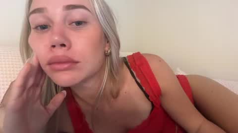 Snapshot of lillyyfaithh chatting on February 26, 10:53 pm lilly online show from February 26, 10:53 pm