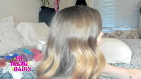 Daisy Bby online show from April 4, 2:21 am