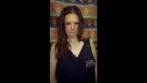 Snapshot of lilmissscorpi0 chatting on May 19, 8:31 am lilmissscorpi0 online show from May 19, 8:31 am