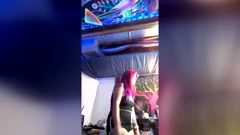 Snapshot of lilmystiq chatting on June 10, 3:22 pm lilmystiq online show from June 10, 3:22 pm
