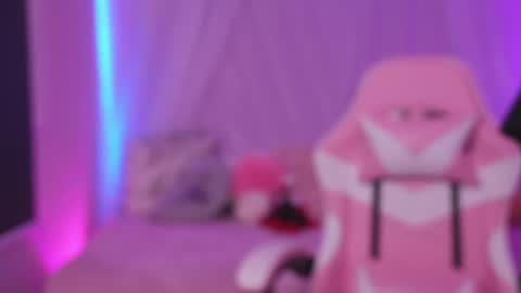Snapshot of lilou_albrecht chatting on May 18, 1:39 pm Lilou online show from May 18, 1:39 pm
