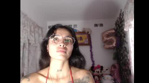 Snapshot of lilpalacio chatting on December 12, 10:09 pm lil palacio online show from December 12, 10:09 pm