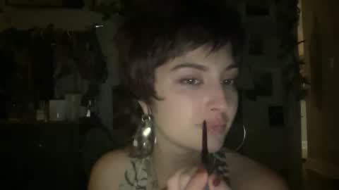Snapshot of lilpixiimama chatting on May 13, 9:06 am pixiii online show from May 13, 9:06 am