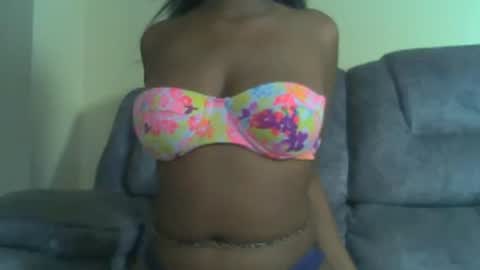 Snapshot of lilpretty16 chatting on June 17, 1:41 am lilpretty16 online show from June 17, 1:41 am