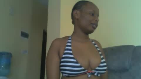 Snapshot of lilpretty16 chatting on June 18, 9:14 am lilpretty16 online show from June 18, 9:14 am