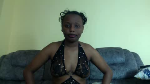 Snapshot of lilpretty16 chatting on July 10, 12:19 pm lilpretty16 online show from July 10, 12:19 pm