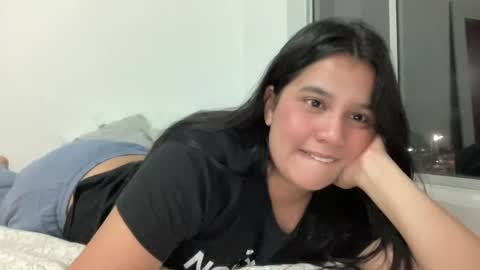 lilprincessxoxo_ online show from July 9, 4:27 am