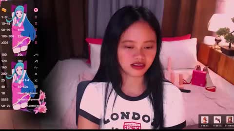 Snapshot of lilsweet_marie chatting on May 11, 9:45 pm Lilsweet marie online show from May 11, 9:45 pm