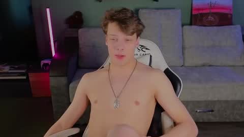 lilteddyboy online show from April 18, 10:08 am