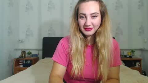 lilu_cute25 online show from October 29, 10:00 pm