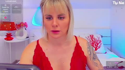 Snapshot of liludavis chatting on May 7, 7:30 pm Lilu online show from May 7, 7:30 pm