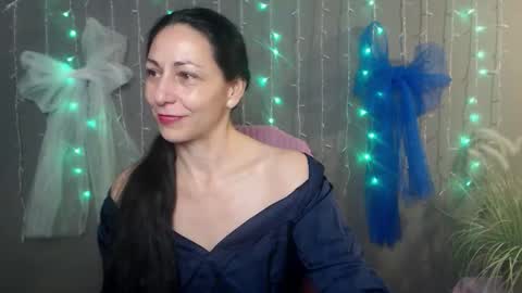 lilugrants online show from November 19, 7:58 pm