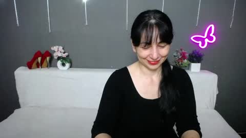 lilugrants online show from April 19, 6:43 pm