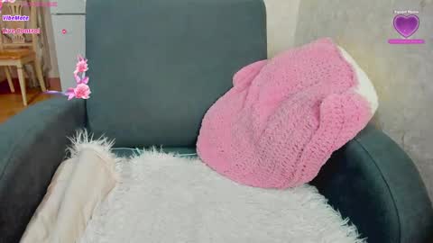 Snapshot of lily__love chatting on November 9, 6:39 pm LILY online show from November 9, 6:39 pm