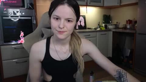 lily_and_jake online show from March 5, 9:49 am