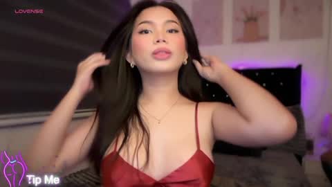 Snapshot of lily_ash chatting on May 9, 1:55 am Lily- DONT FORGET TO FOLLOW ME HERE online show from May 9, 1:55 am