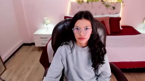 Snapshot of lily_bloom__ chatting on July 22, 12:52 pm lily_bloom__ online show from July 22, 12:52 pm
