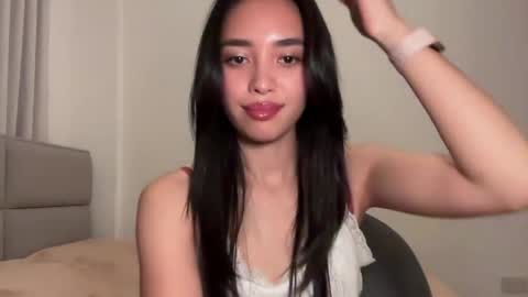 Lily online show from April 21, 8:23 pm