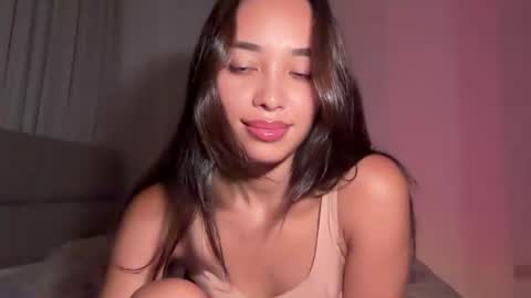 Snapshot of lily_bunnyy chatting on July 23, 8:29 pm Lily online show from July 23, 8:29 pm