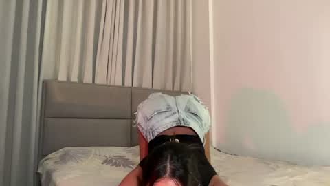 Snapshot of lily_bunnyy chatting on July 28, 11:26 pm Lily online show from July 28, 11:26 pm