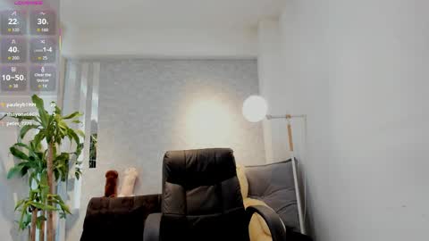 lily_cash1 online show from March 18, 6:22 pm