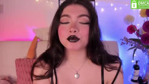 lily_cherry0 online show from April 22, 10:22 pm