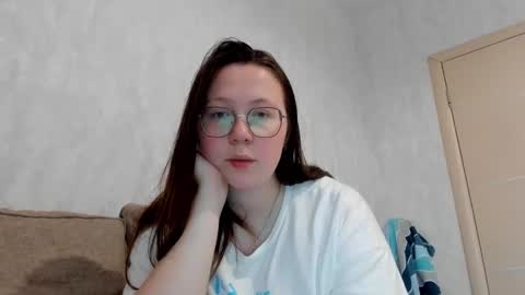Lily Chays online show from October 14, 1:50 am