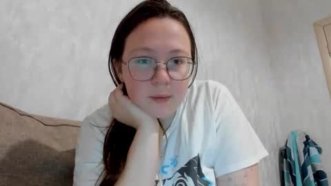 Lily Chays online show from October 14, 7:36 pm
