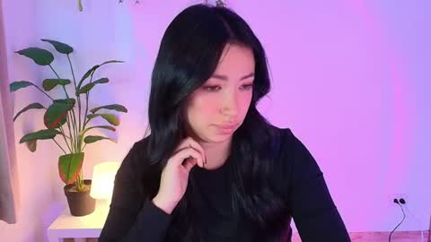 Snapshot of lily_evans_ chatting on June 25, 10:47 pm just lily online show from June 25, 10:47 pm