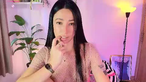 Snapshot of lily_evans_ chatting on July 27, 10:17 pm just lily online show from July 27, 10:17 pm
