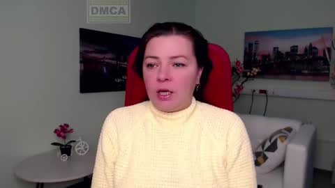 Lily online show from December 1, 5:01 am