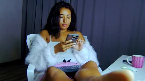Snapshot of lily_foster_ chatting on April 18, 8:09 pm Lily online show from April 18, 8:09 pm