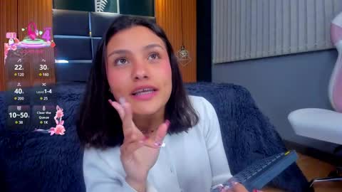 Snapshot of lily_fox1 chatting on February 25, 7:09 am Lily online show from February 25, 7:09 am