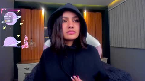 Snapshot of lily_fox1 chatting on March 7, 7:19 am Lily online show from March 7, 7:19 am