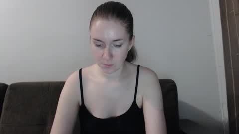 lily_love_x online show from October 7, 10:40 pm
