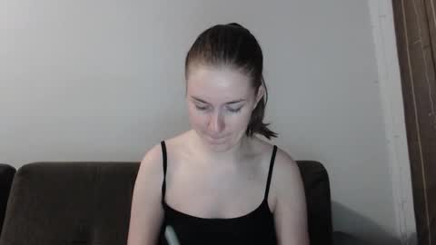 lily_love_x online show from October 11, 10:30 pm