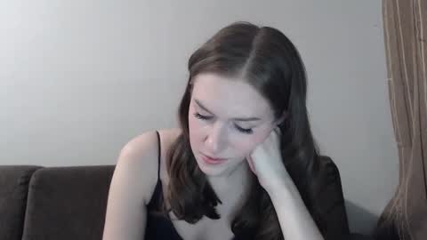 lily_love_x online show from February 19, 11:01 pm