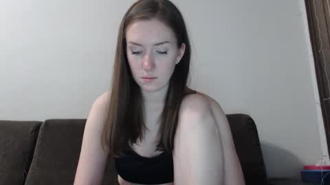 lily_love_x online show from March 23, 11:09 pm