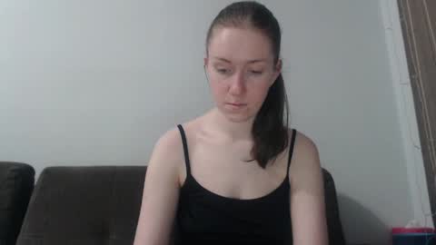 Snapshot of lily_love_x chatting on April 24, 2:25 am lily_love_x online show from April 24, 2:25 am