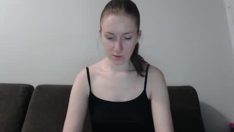 Snapshot of lily_love_x chatting on April 28, 11:21 pm lily_love_x online show from April 28, 11:21 pm