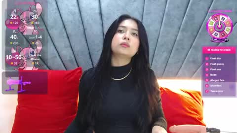 Snapshot of lily_meghan chatting on April 27, 9:35 pm LILY MEGHAN online show from April 27, 9:35 pm