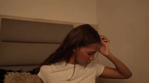 Snapshot of lily_miiller chatting on April 19, 9:28 pm Lily Miiller online show from April 19, 9:28 pm
