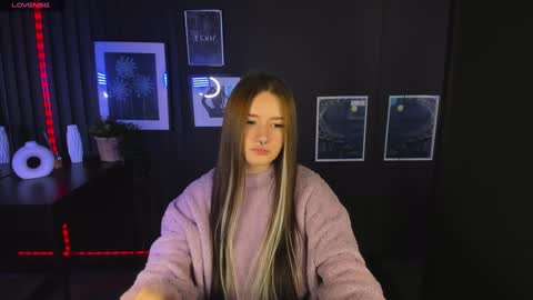 Snapshot of lily_moonlight chatting on December 30, 11:26 am Lily online show from December 30, 11:26 am