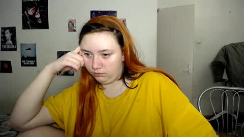 Snapshot of lily_shamy chatting on January 7, 6:56 pm Alice online show from January 7, 6:56 pm